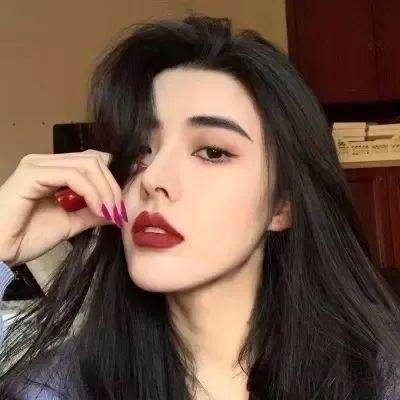 女主角